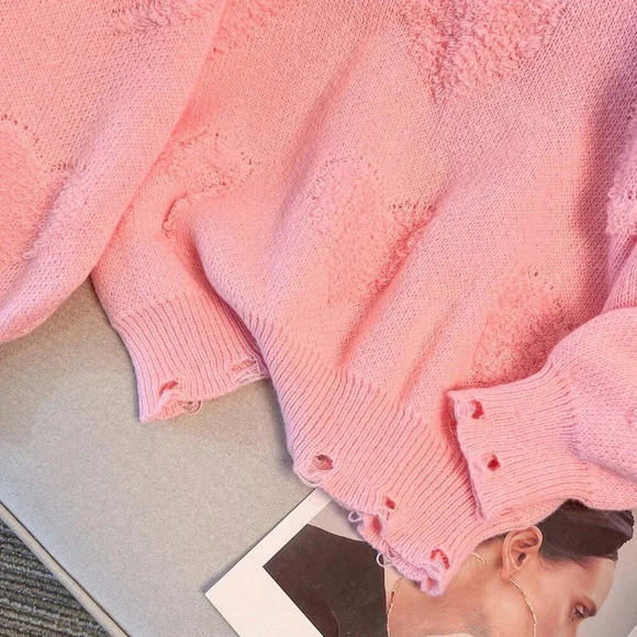 Pink Casual Women's Plus Size Solid Heart Pattern Knitted Sweater - Picture 3 of 8